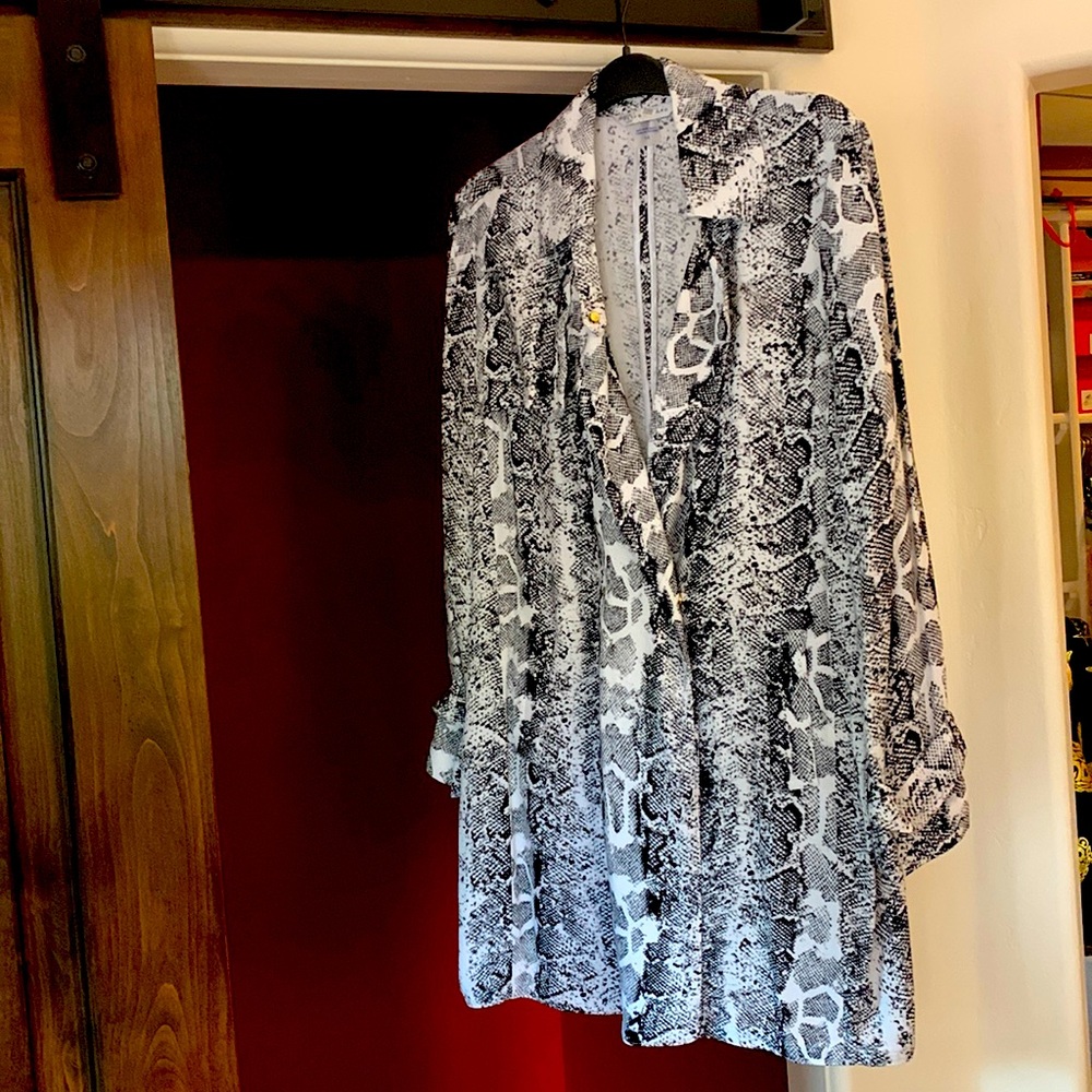 Beautiful Snake Skinned Pattern Jacket - Light Ma… - image 1